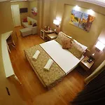 Otel Iz 4*