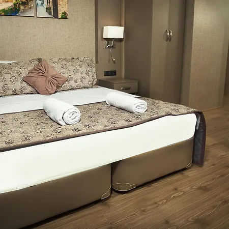 Hotel Iz 4*