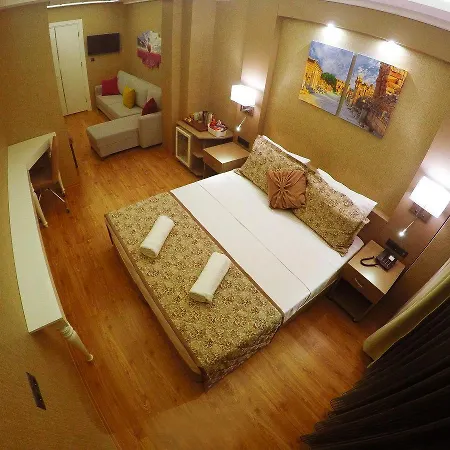 Hotel Iz 4*